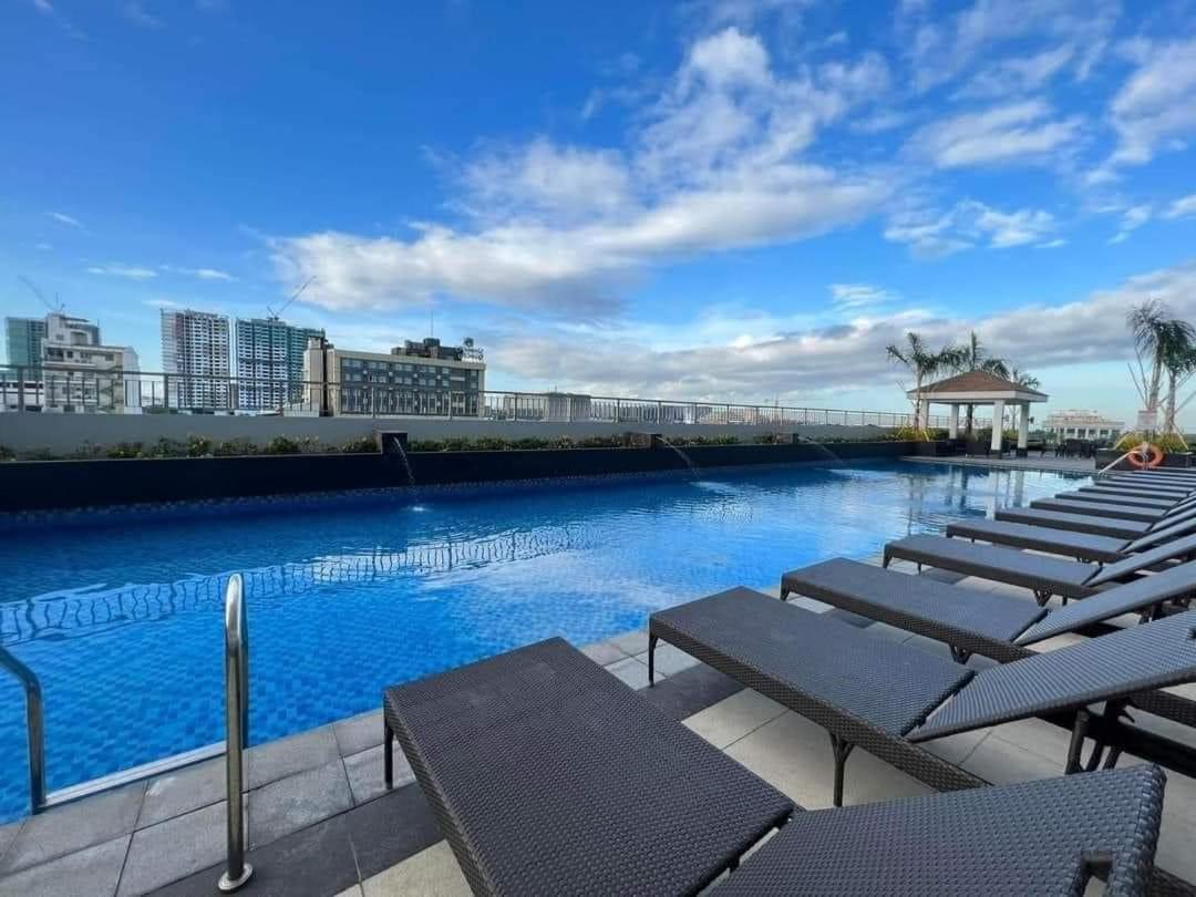 Coast Stay By J 40Th Floor Penthouse Manila Exterior photo